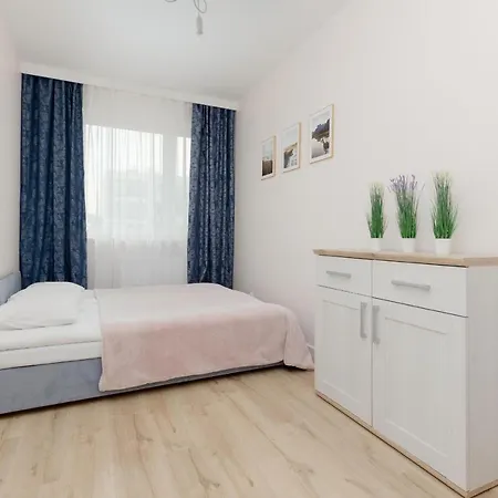 Cozy Lopuszanska By Renters