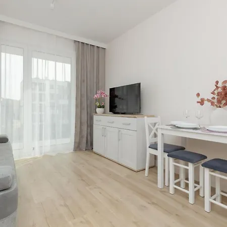 Cozy Lopuszanska By Renters *