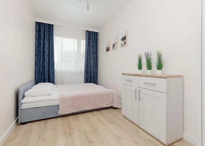 Cozy Lopuszanska By Renters