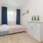 Cozy Lopuszanska By Renters